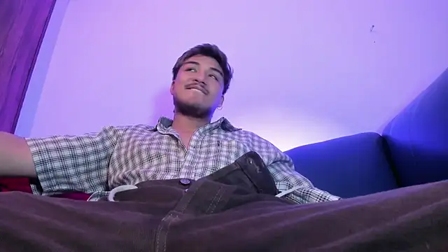 Snapshot of juanmechanic_ chatting on 25, 2, 2026 juanmechanic online show from 25, 2, 2026