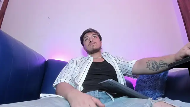 Snapshot of juanmechanic_ chatting on 19, 2, 2026 juanmechanic online show from 19, 2, 2026