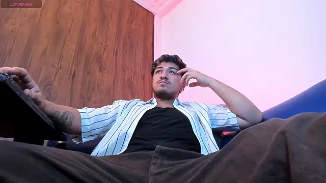 Snapshot of juanmechanic_ chatting on 11, 2, 2026 juanmechanic online show from 11, 2, 2026