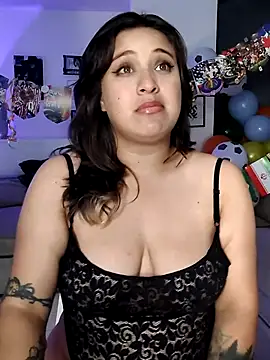 Snapshot of Laureen_se chatting on 25, 6, 2026 Laureen se online show from 25, 6, 2026