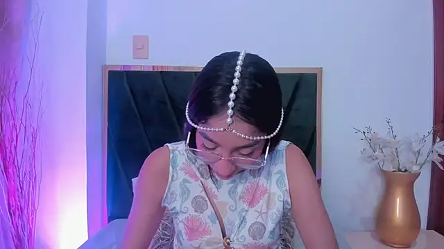 IvyJhons online show from 15, 10, 2025