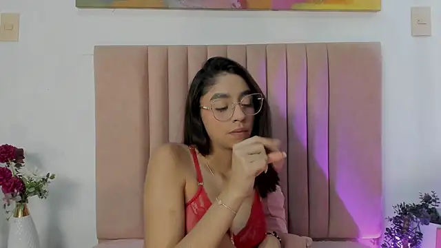 IvyJhons online show from 6, 10, 2025