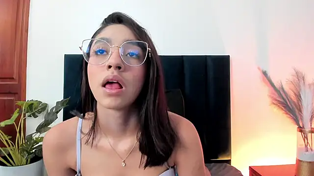 IvyJhons online show from 24, 9, 2025