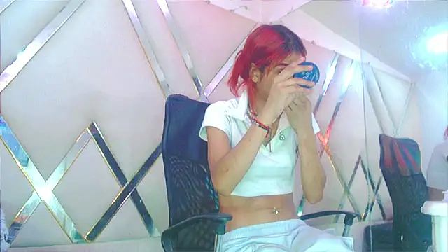 Snapshot of TifannyHott chatting on 12, 2, 2026 TifannyHott online show from 12, 2, 2026