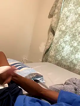 Snapshot of huhgtr chatting on 1, 12, 2025 huhgtr online show from 1, 12, 2025