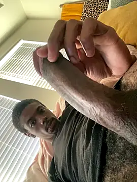 Snapshot of huhgtr chatting on 16, 11, 2025 huhgtr online show from 16, 11, 2025