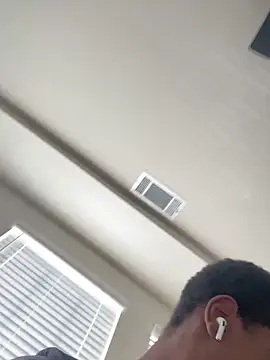 Snapshot of huhgtr chatting on 14, 11, 2025 huhgtr online show from 14, 11, 2025