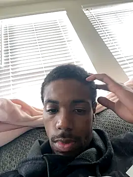 Snapshot of huhgtr chatting on 12, 11, 2025 huhgtr online show from 12, 11, 2025