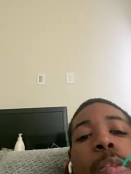 Snapshot of huhgtr chatting on 7, 11, 2025 huhgtr online show from 7, 11, 2025