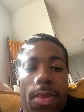 Snapshot of huhgtr chatting on 5, 11, 2025 huhgtr online show from 5, 11, 2025