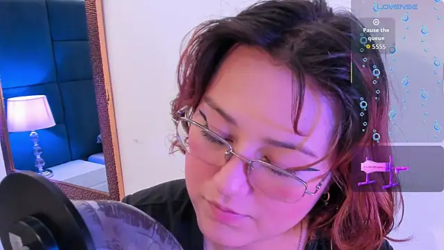 isa grey  online show from 9, 11, 2025