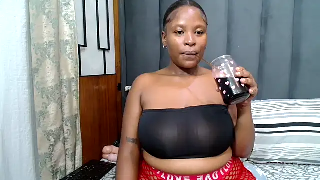 MrsMxx25 online show from 14, 2, 2026