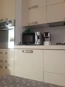 singolo discreto online show from 10, 4, 2026