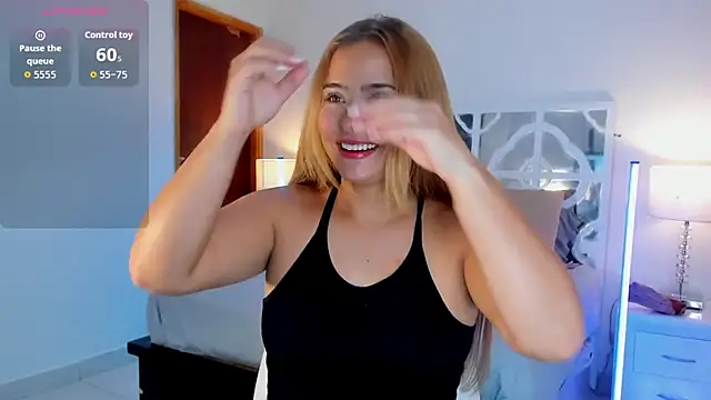 MikaelaStone online show from 4, 12, 2025