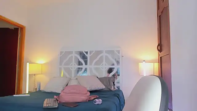 MikaelaStone online show from 11, 2, 2026