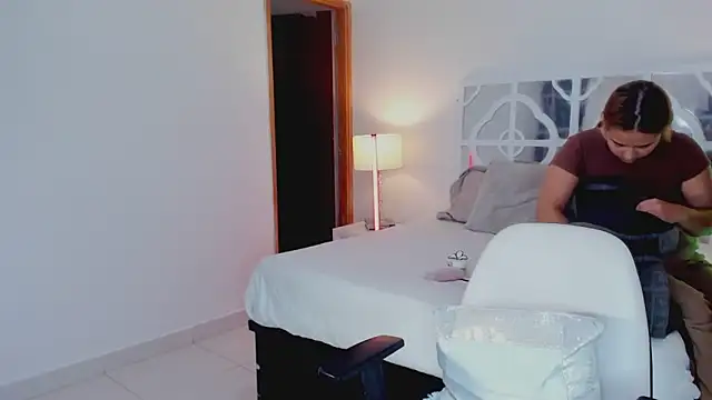 MikaelaStone online show from 29, 11, 2025