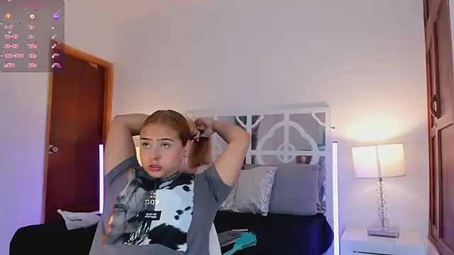 MikaelaStone online show from 17, 12, 2025