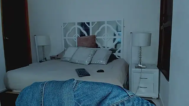 MikaelaStone online show from 31, 1, 2026