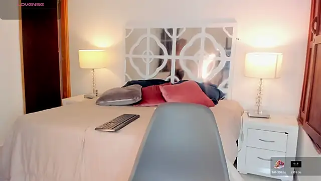 MikaelaStone online show from 24, 10, 2025