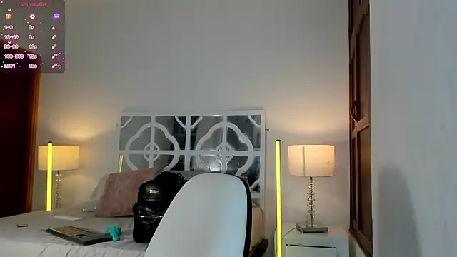 MikaelaStone online show from 8, 1, 2026