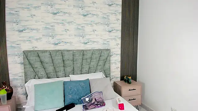 ShanelEvans online show from 14, 10, 2025