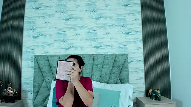 ShanelEvans online show from 8, 10, 2025