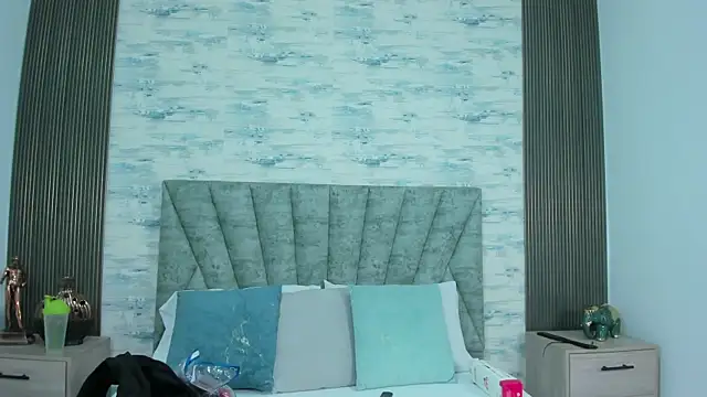 ShanelEvans online show from 16, 9, 2025