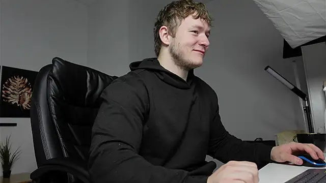 Richard Dullas online show from 5, 10, 2025