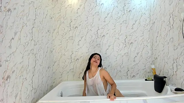 Snapshot of dore_amelie chatting on 29, 10, 2025 dore amelie online show from 29, 10, 2025