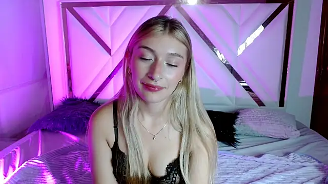 SophiaaLee online show from 23, 9, 2025