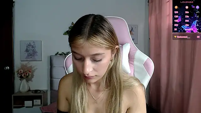 SophiaaLee online show from 24, 9, 2025