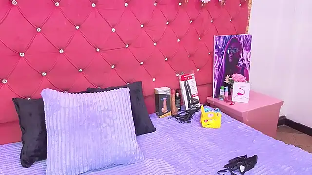 Snapshot of Nanis_James chatting on 16, 9, 2025 Nanis James online show from 16, 9, 2025