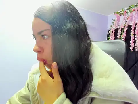 Nanis James online show from 18, 2, 2026