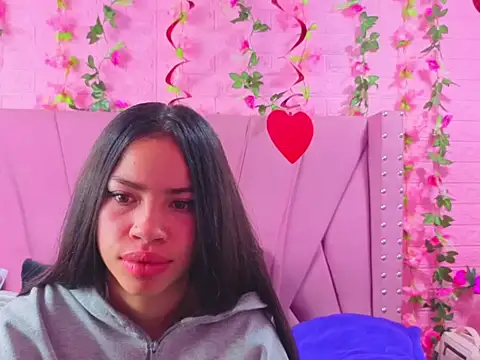 Snapshot of Nanis_James chatting on 21, 9, 2025 Nanis James online show from 21, 9, 2025