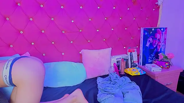 Snapshot of Nanis_James chatting on 28, 10, 2025 Nanis James online show from 28, 10, 2025