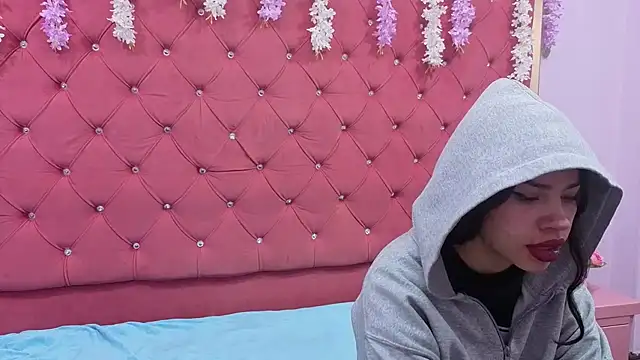 Snapshot of Nanis_James chatting on 11, 11, 2025 Nanis James online show from 11, 11, 2025