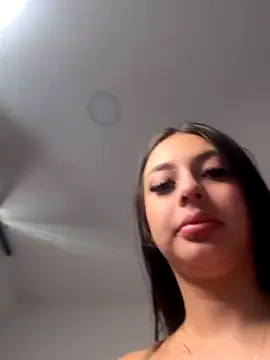 Snapshot of Mavii_ chatting on 7, 10, 2025 Mavii online show from 7, 10, 2025