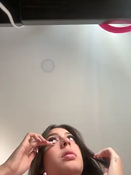 Snapshot of Mavii_ chatting on 11, 10, 2025 Mavii online show from 11, 10, 2025