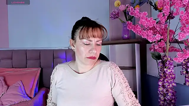 AmaraMoon  online show from 17, 9, 2025