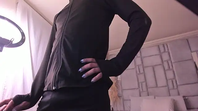 Snapshot of Dom_venena chatting on 5, 6, 2026 Dom venena online show from 5, 6, 2026