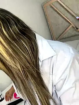 Snapshot of ashley-swift- chatting on 17, 9, 2025 ashley-swift- online show from 17, 9, 2025