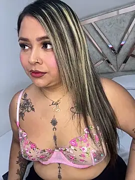 Snapshot of ashley-swift- chatting on 17, 10, 2025 ashley-swift- online show from 17, 10, 2025