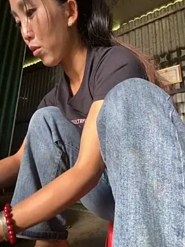 Huong-Ly online show from 13, 9, 2025