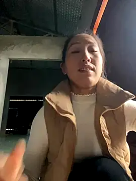 Huong-Ly online show from 12, 11, 2025