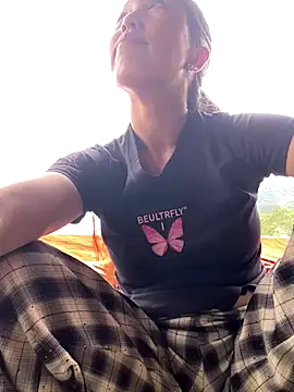 Huong-Ly online show from 24, 9, 2025