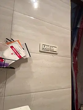 crhong666 online show from 4, 4, 2026