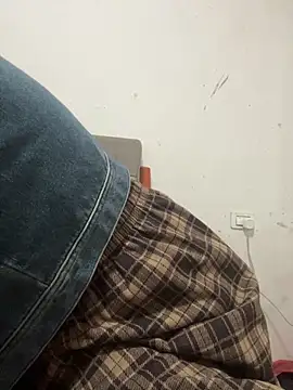 crhong666 online show from 6, 4, 2026