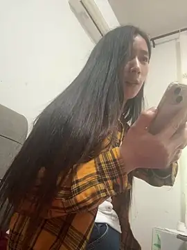 crhong666 online show from 13, 4, 2026