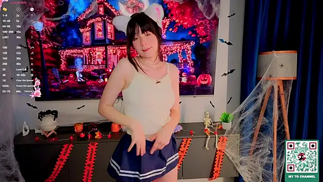 Honeey Beee online show from 29, 10, 2025