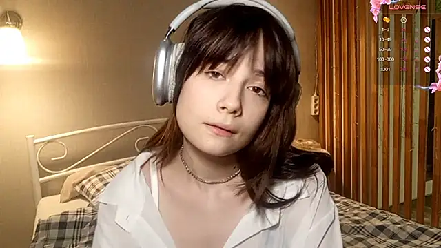 Honeey Beee online show from 18, 12, 2025